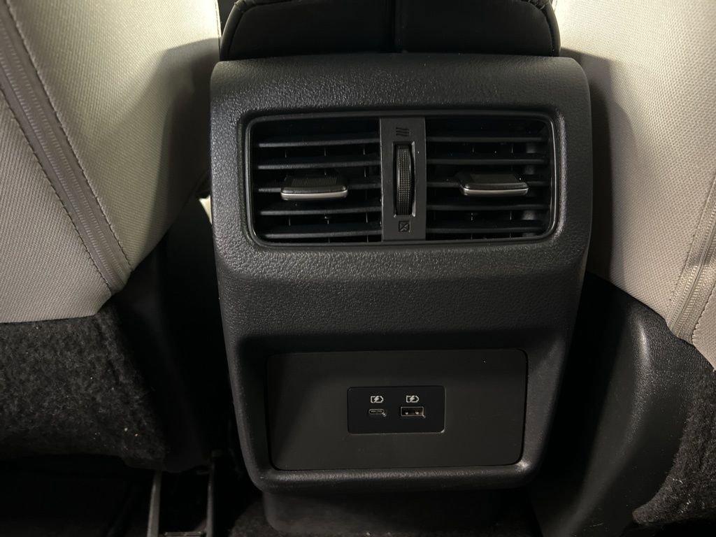 Used 2021 Nissan Rogue SV AWD/4WD image 32