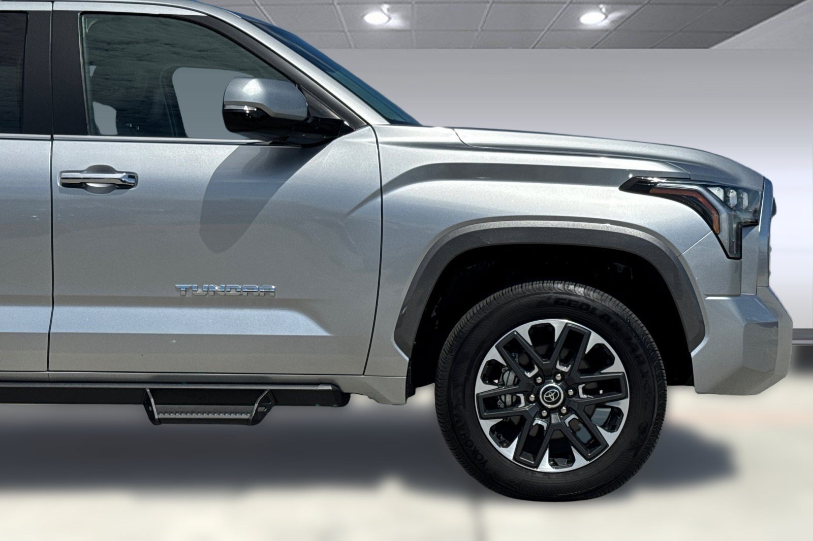 Used 2024 Toyota Tundra Limited AWD/4WD image 33