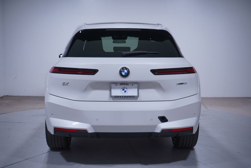 Used 2026 BMW iX xDrive60 w/ Premium Package image 5