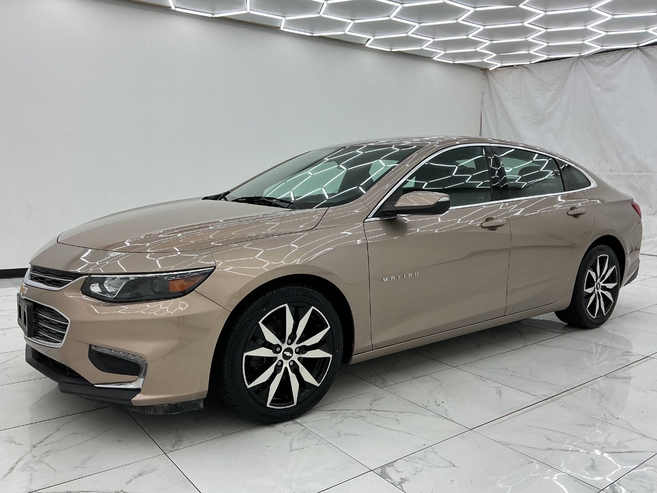 Used 2018 Chevrolet Malibu LT FWD image 6