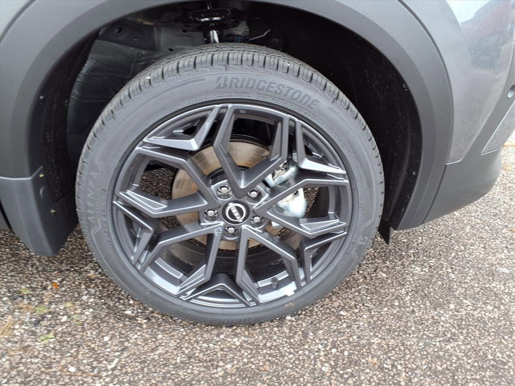 New 2026 Nissan Kicks SR w/ Cold Weather Package image 13