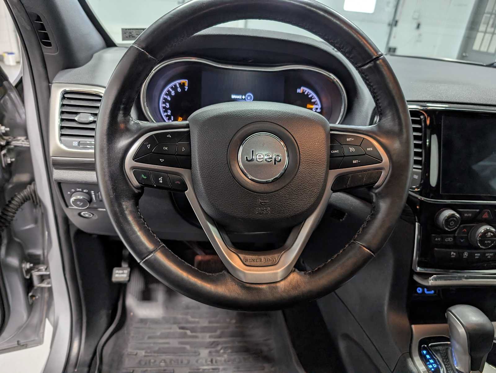 Used 2021 Jeep Grand Cherokee Laredo X AWD/4WD image 35