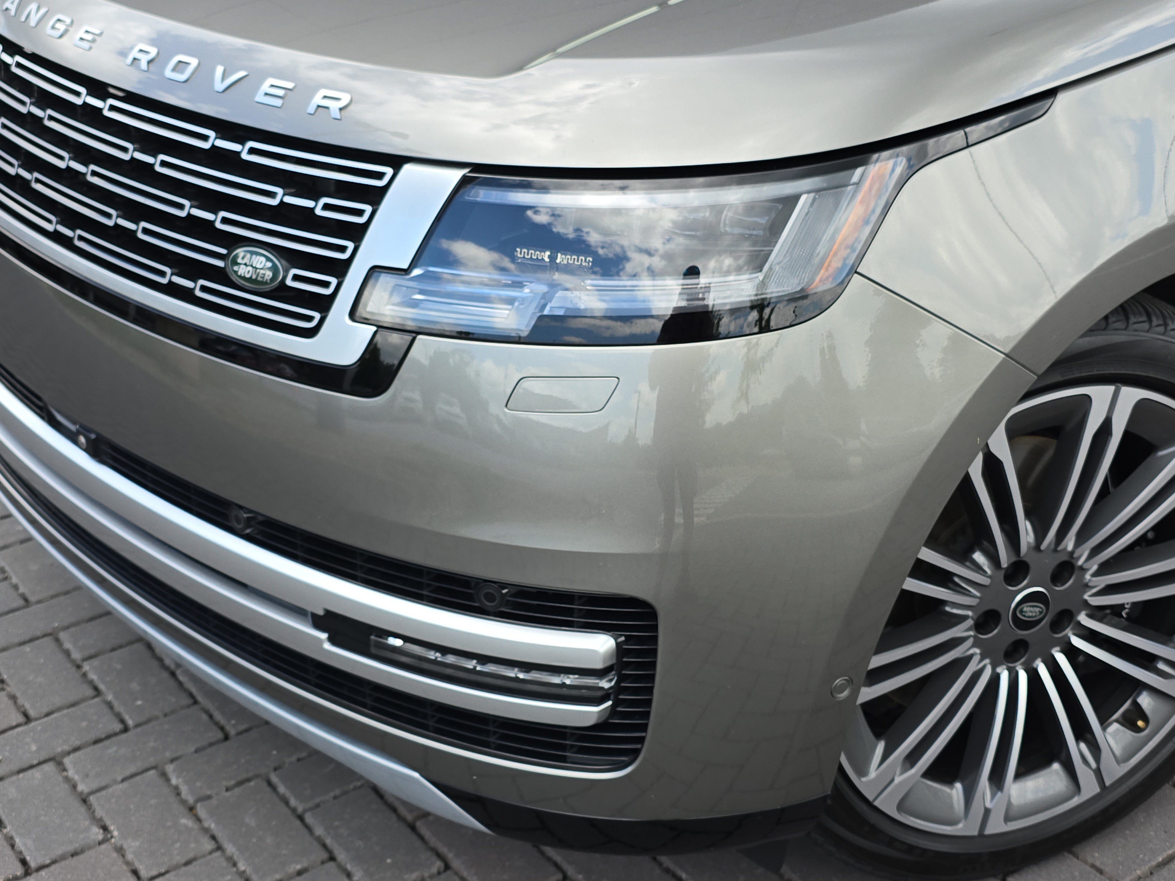 Certified 2023 Land Rover Range Rover Autobiography AWD/4WD image 9