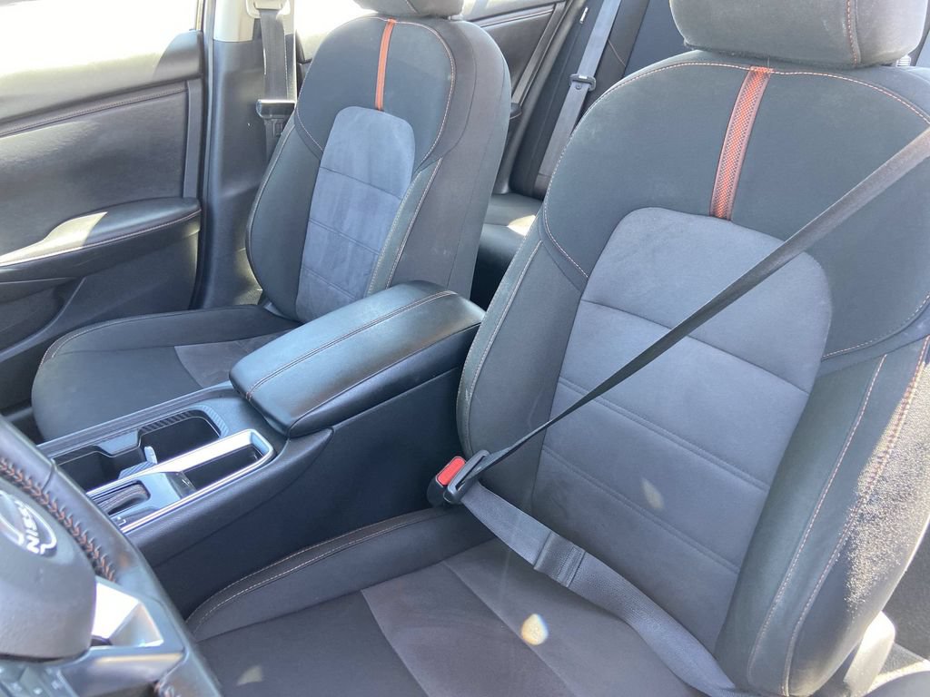 Used 2025 Nissan Sentra SR FWD image 14
