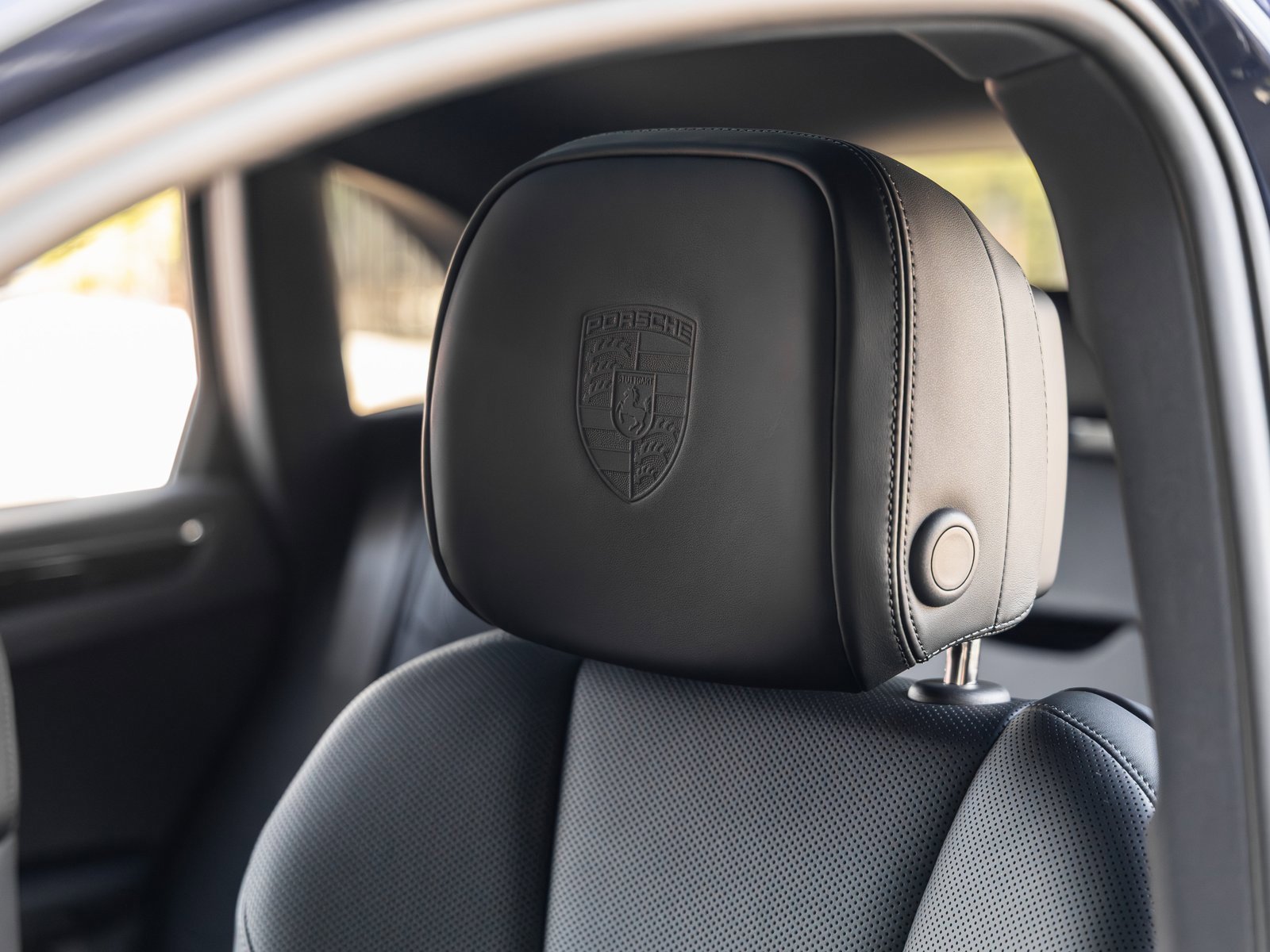 New 2026 Porsche Macan image 28