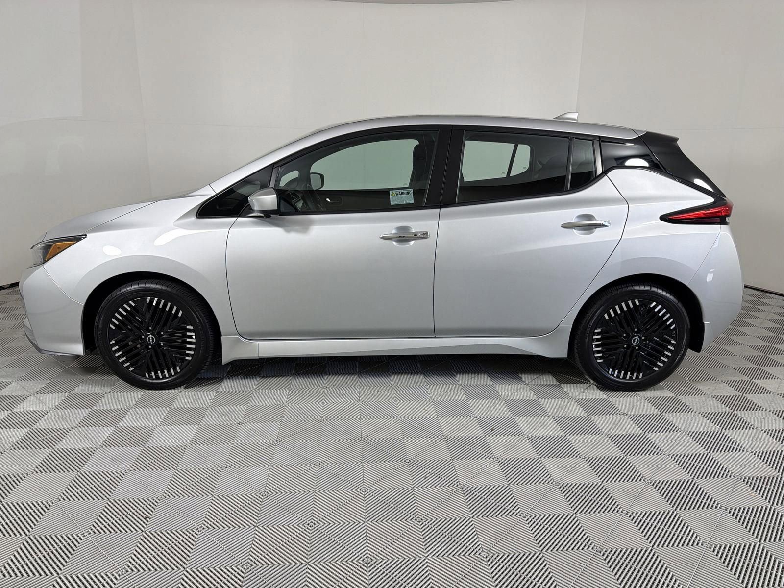 Used 2024 Nissan Leaf SV Plus image 2