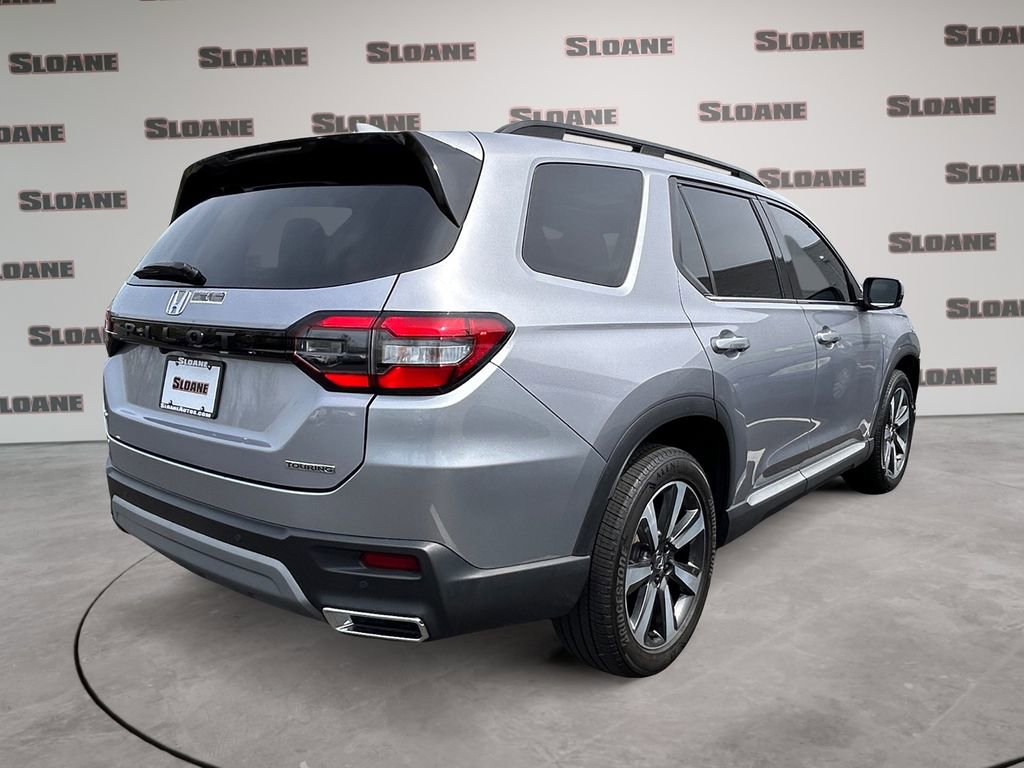 Used 2025 Honda Pilot Touring image 5