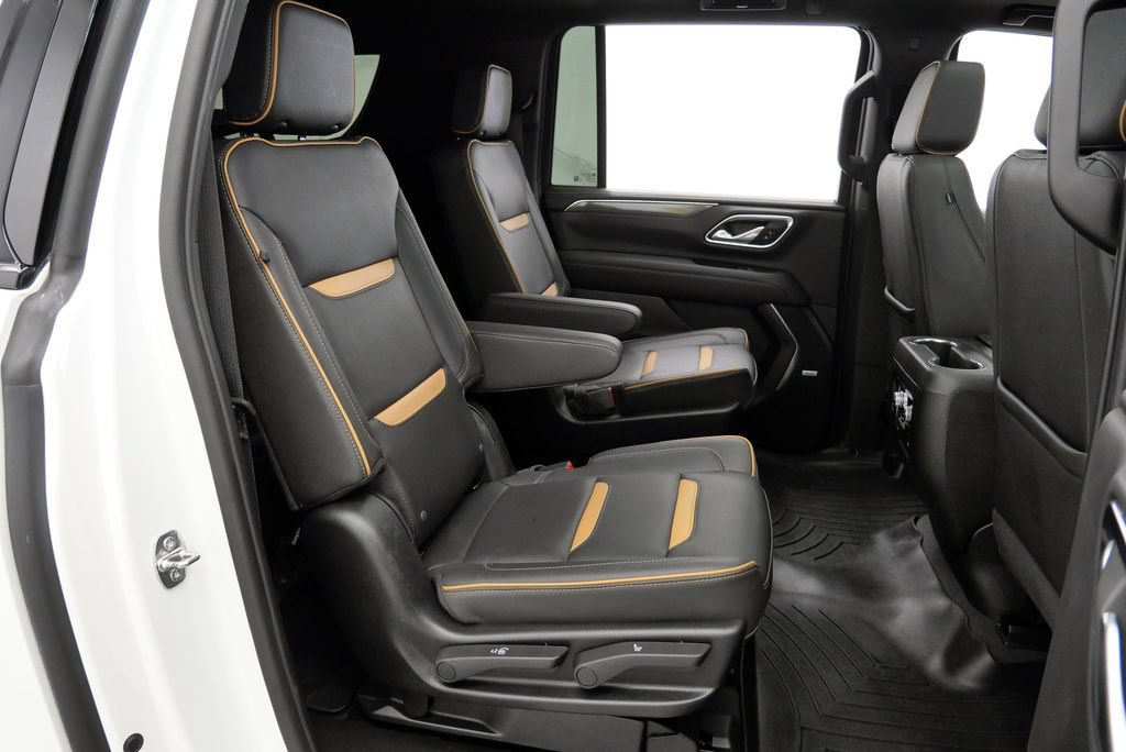 Used 2024 GMC Yukon XL AT4 w/ AT4 Premium Plus Package AWD/4WD image 17