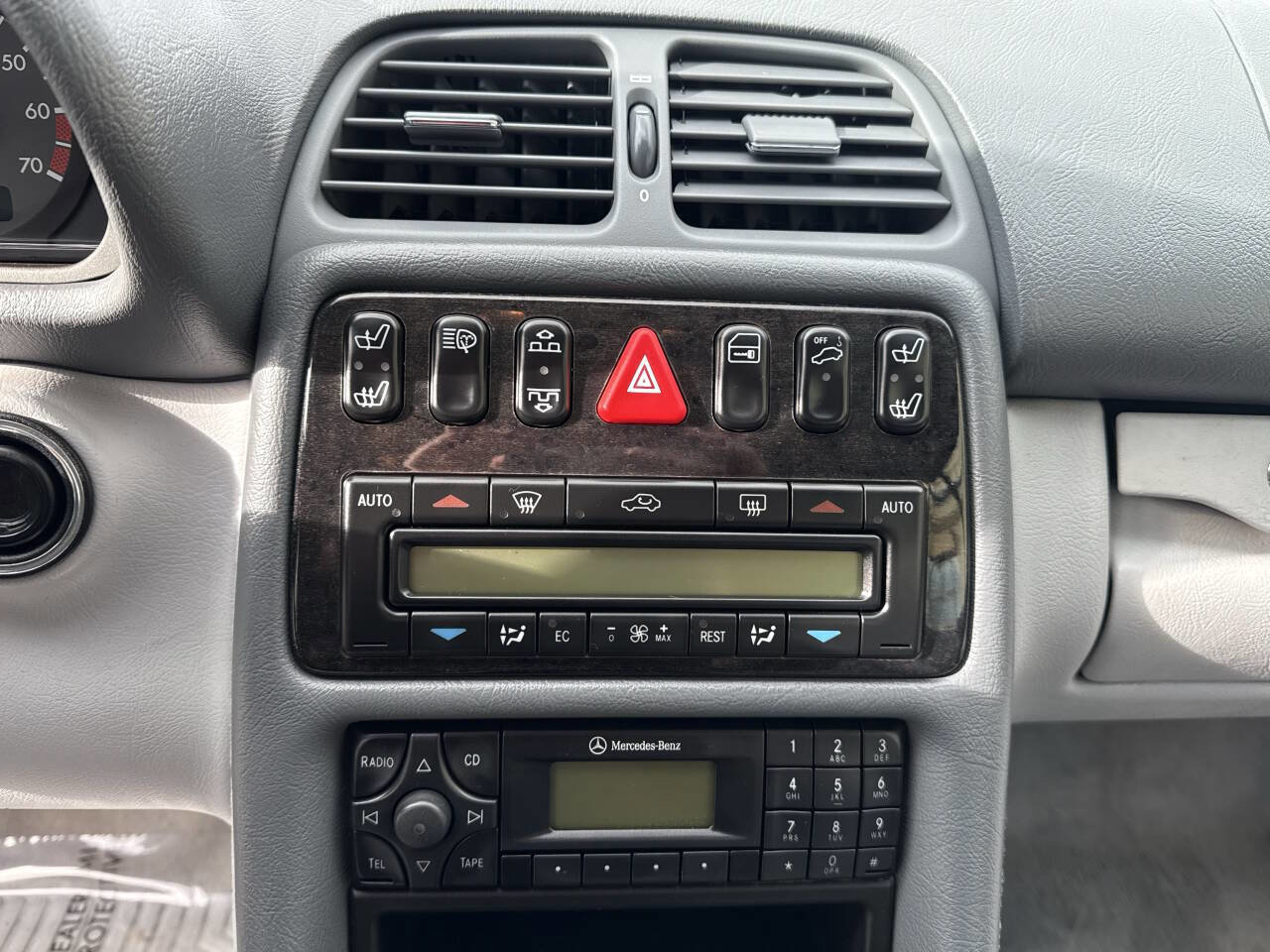 Used 2000 Mercedes-Benz CLK 430 Cabriolet image 60