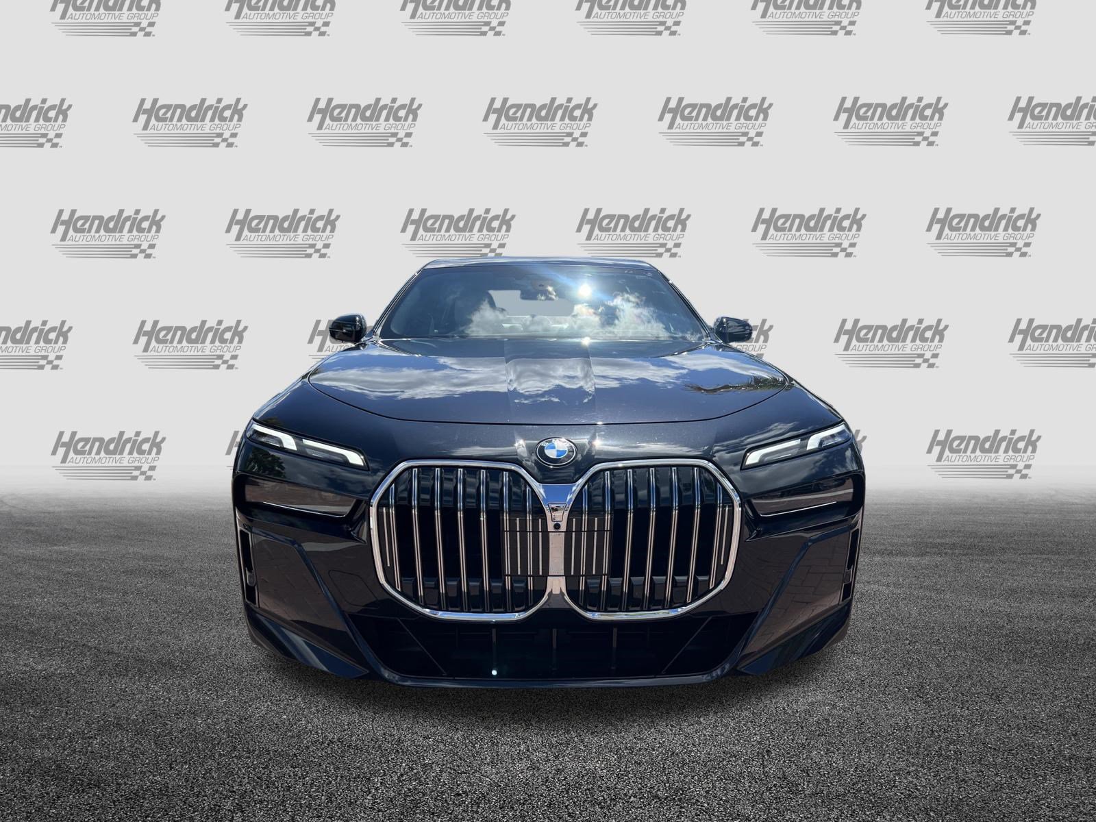 Certified 2025 BMW 740i RWD image 3