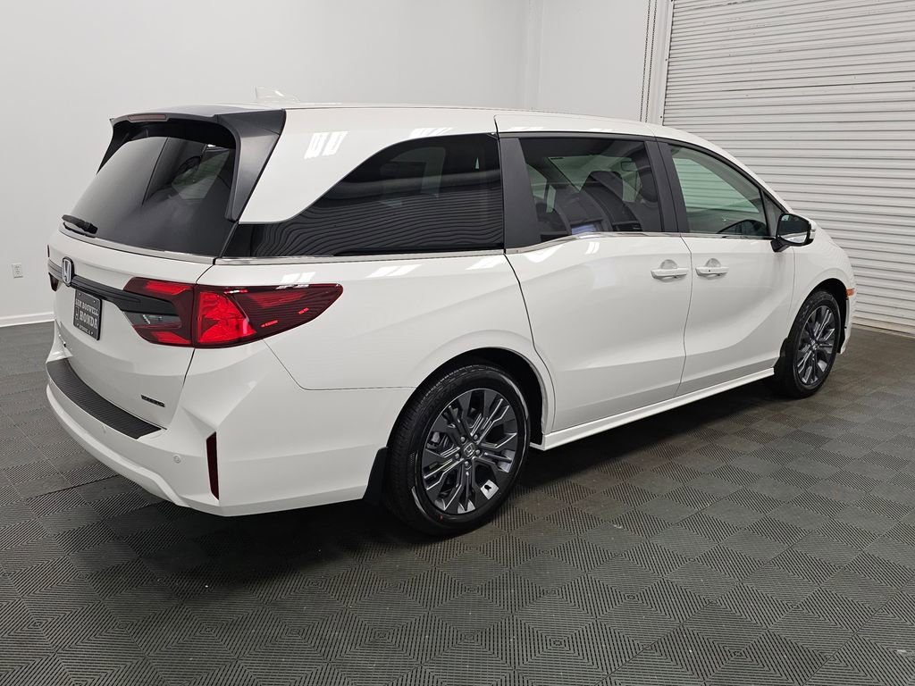 New 2026 Honda Odyssey Touring image 8