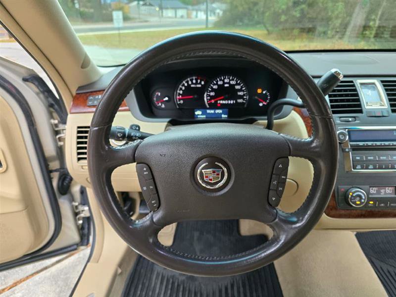 Used 2007 Cadillac DTS FWD image 6