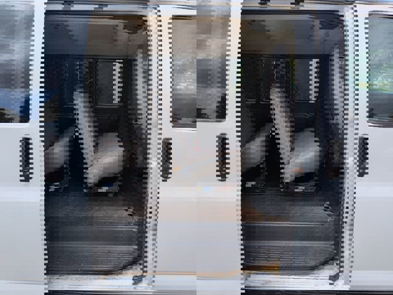 Used 2019 Chevrolet Express 3500 LT w/ LT Preferred Equipment Group image 21