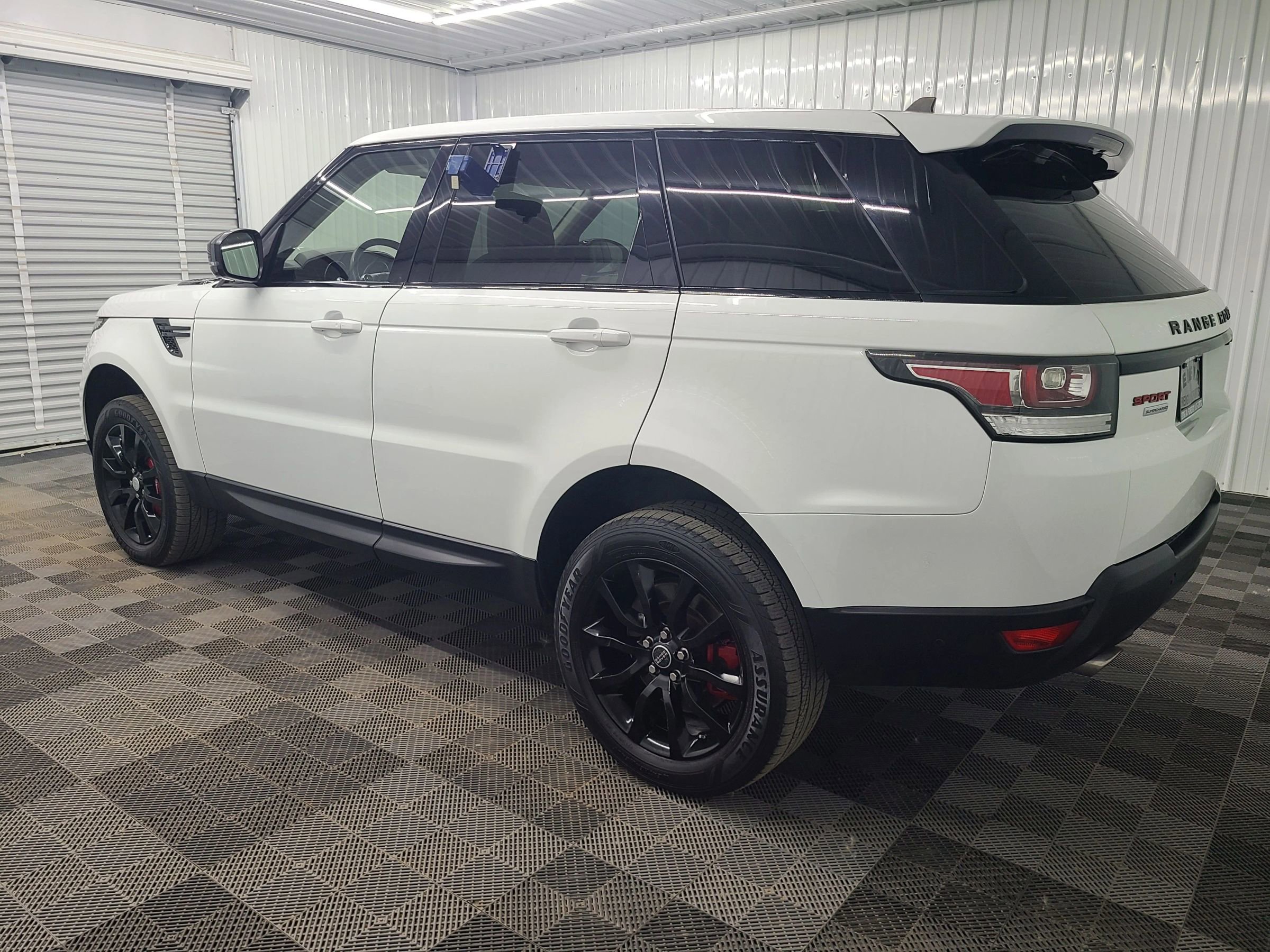 Used 2016 Land Rover Range Rover Sport Supercharged image 9