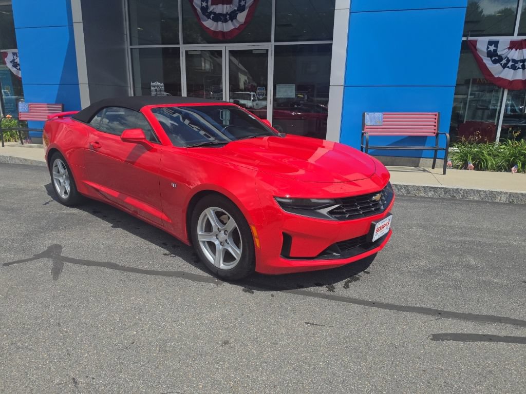 Used 2019 Chevrolet Camaro LT RWD image 2