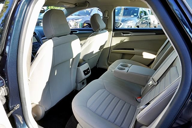 Used 2020 Ford Fusion SE FWD image 16