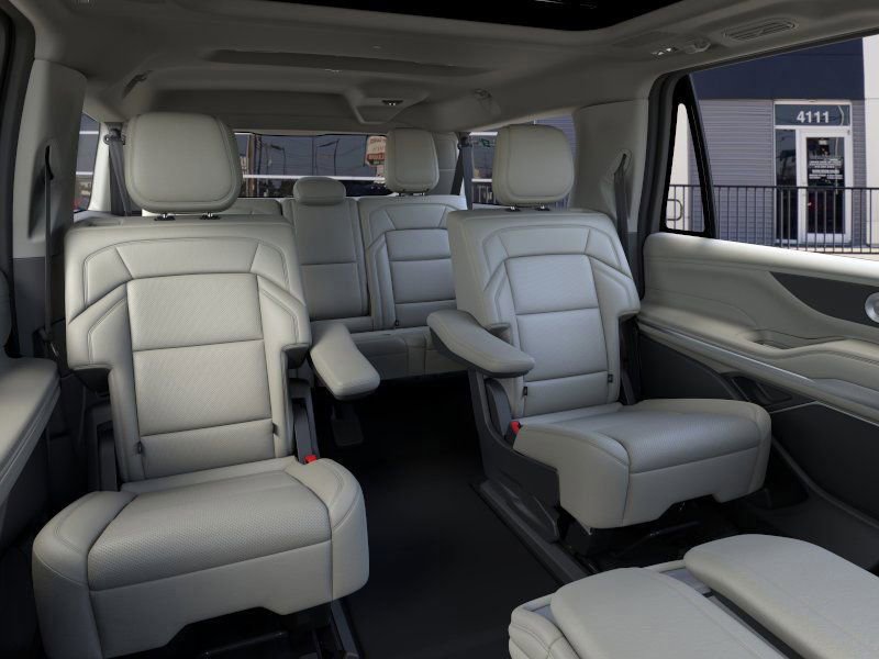 New 2026 Lincoln Navigator L Reserve w/ Jet Appearance Package image 11