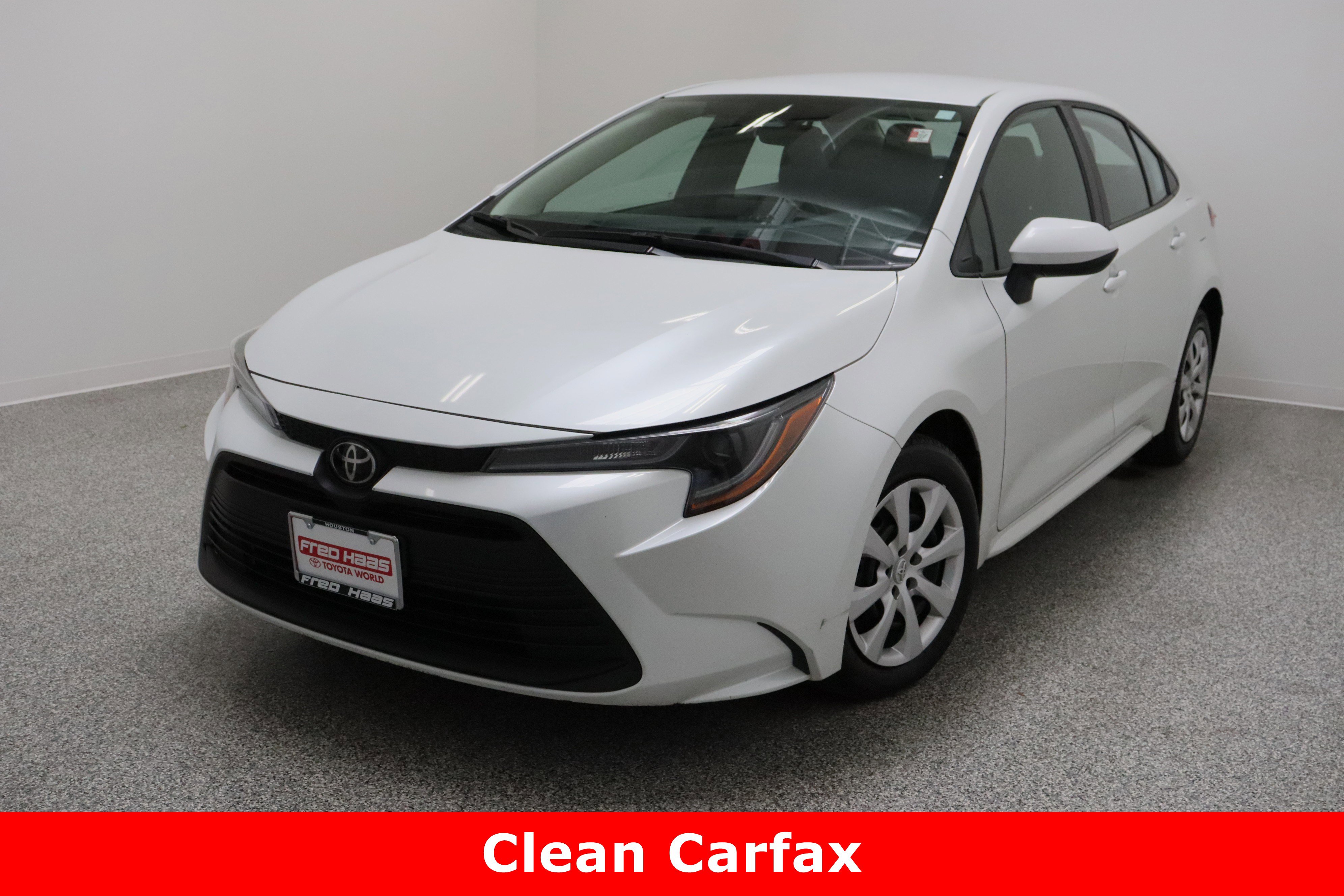 Used 2024 Toyota Corolla LE image 2
