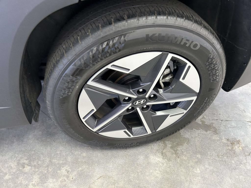 Used 2025 Hyundai Tucson SEL FWD image 9