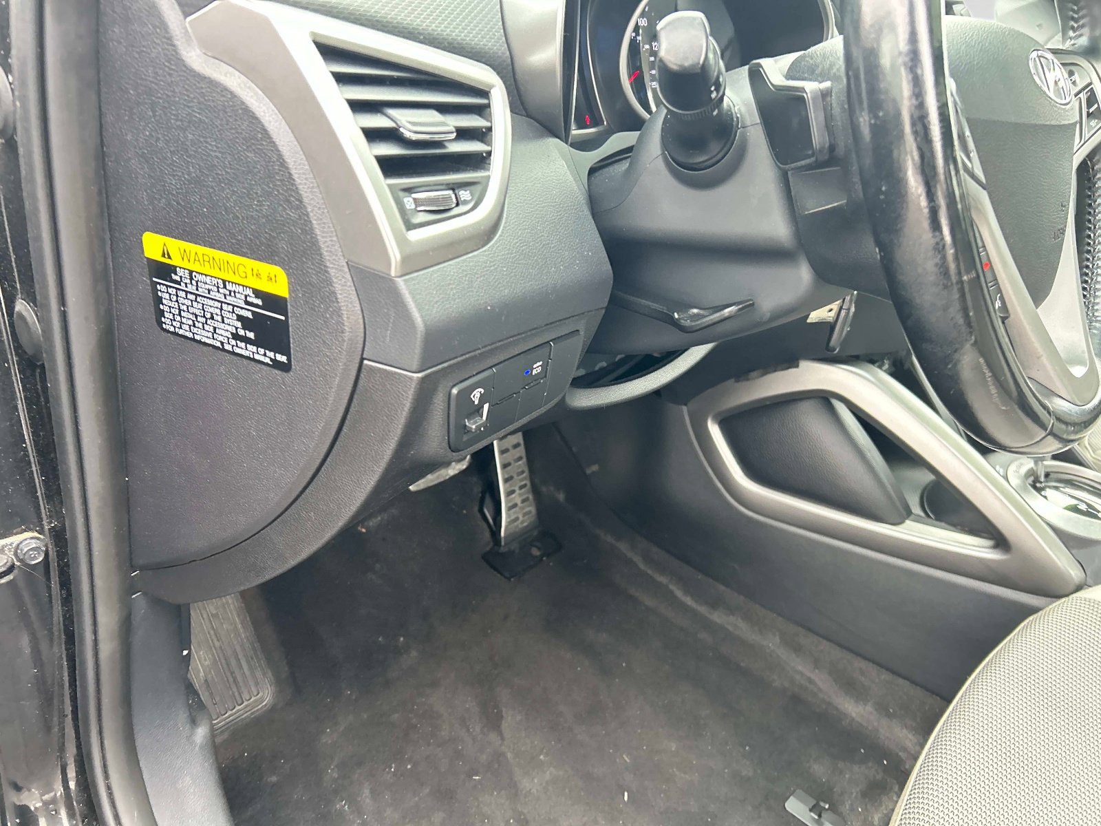 Used 2014 Hyundai Veloster w/ Style Package 02 image 17