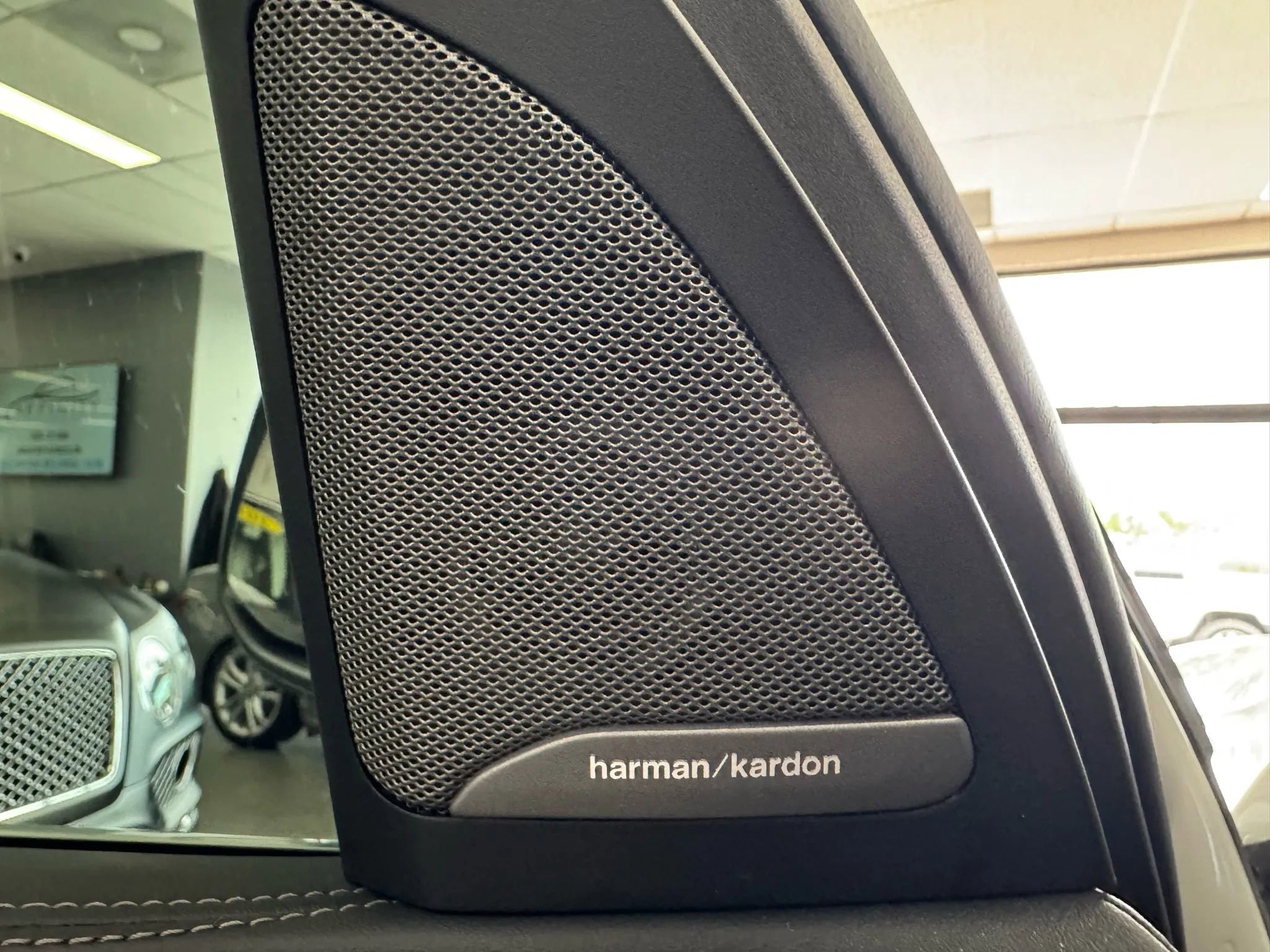 Used 2023 BMW X7 xDrive40i w/ Premium Package image 40