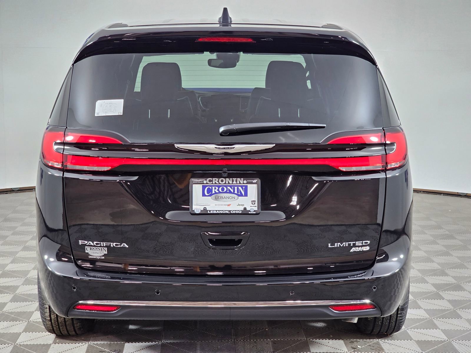 New 2026 Chrysler Pacifica Limited image 4