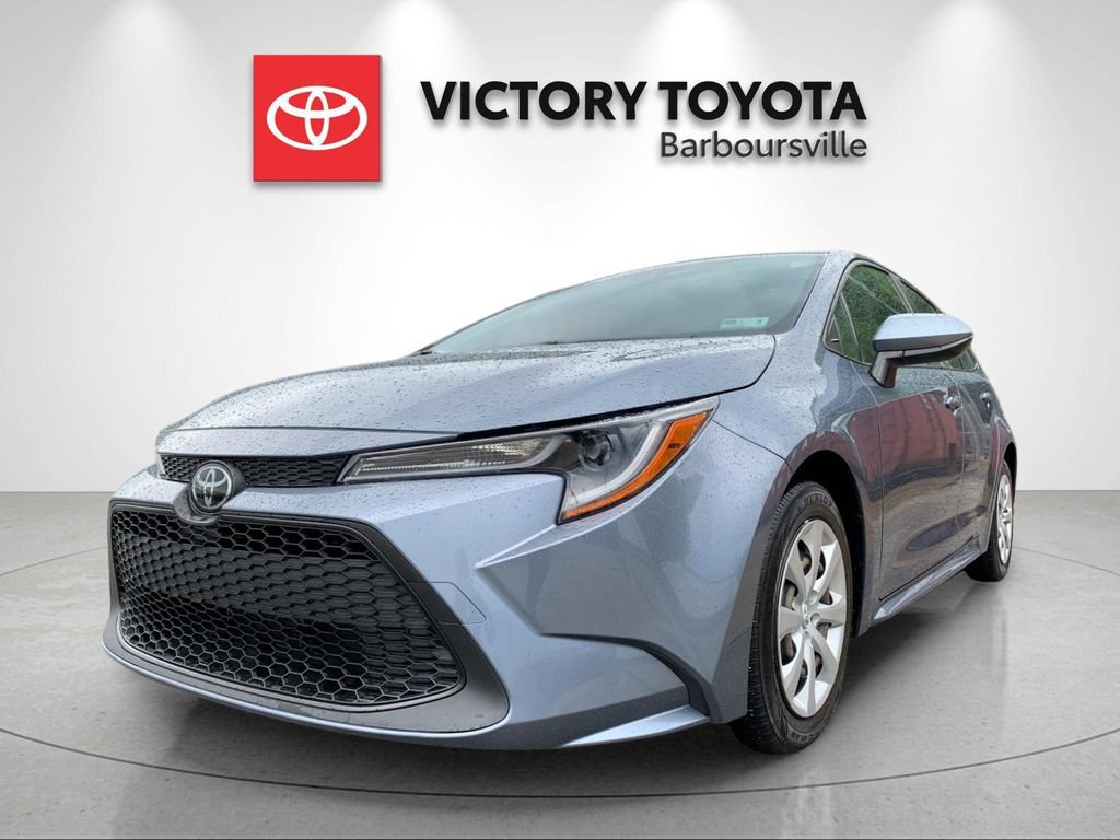 Used 2022 Toyota Corolla LE FWD image 1