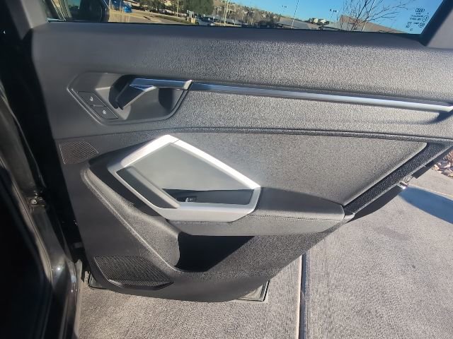 Used 2023 Audi Q3 2.0T Premium image 28