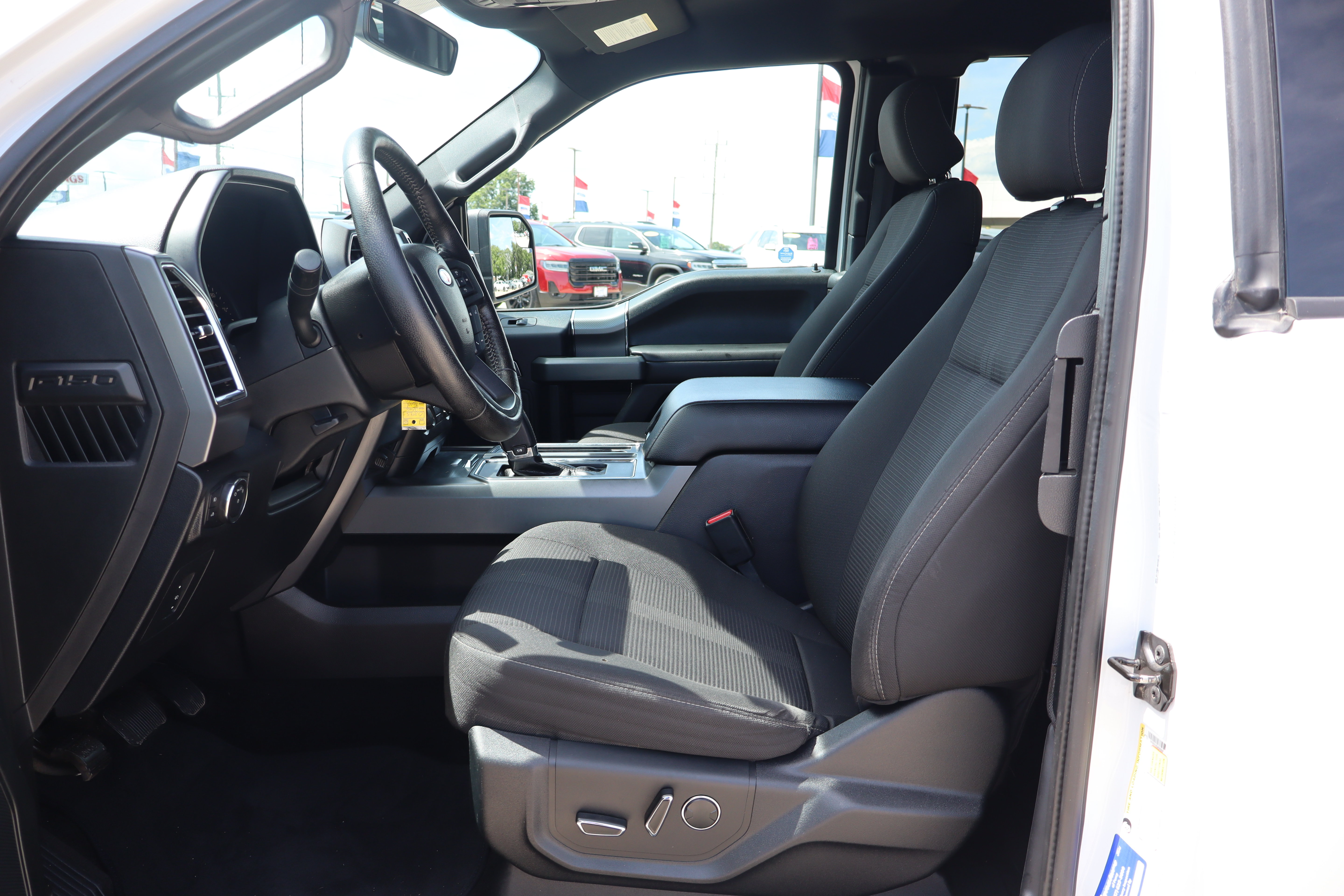 Used 2016 Ford F150 XLT w/ Equipment Group 302A Luxury AWD/4WD image 9