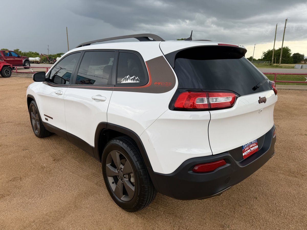 Used 2016 Jeep Cherokee 75th Anniversary FWD image 6