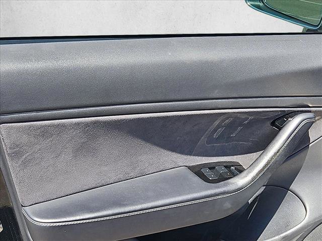Used 2018 Tesla Model 3 Mid Range RWD image 11