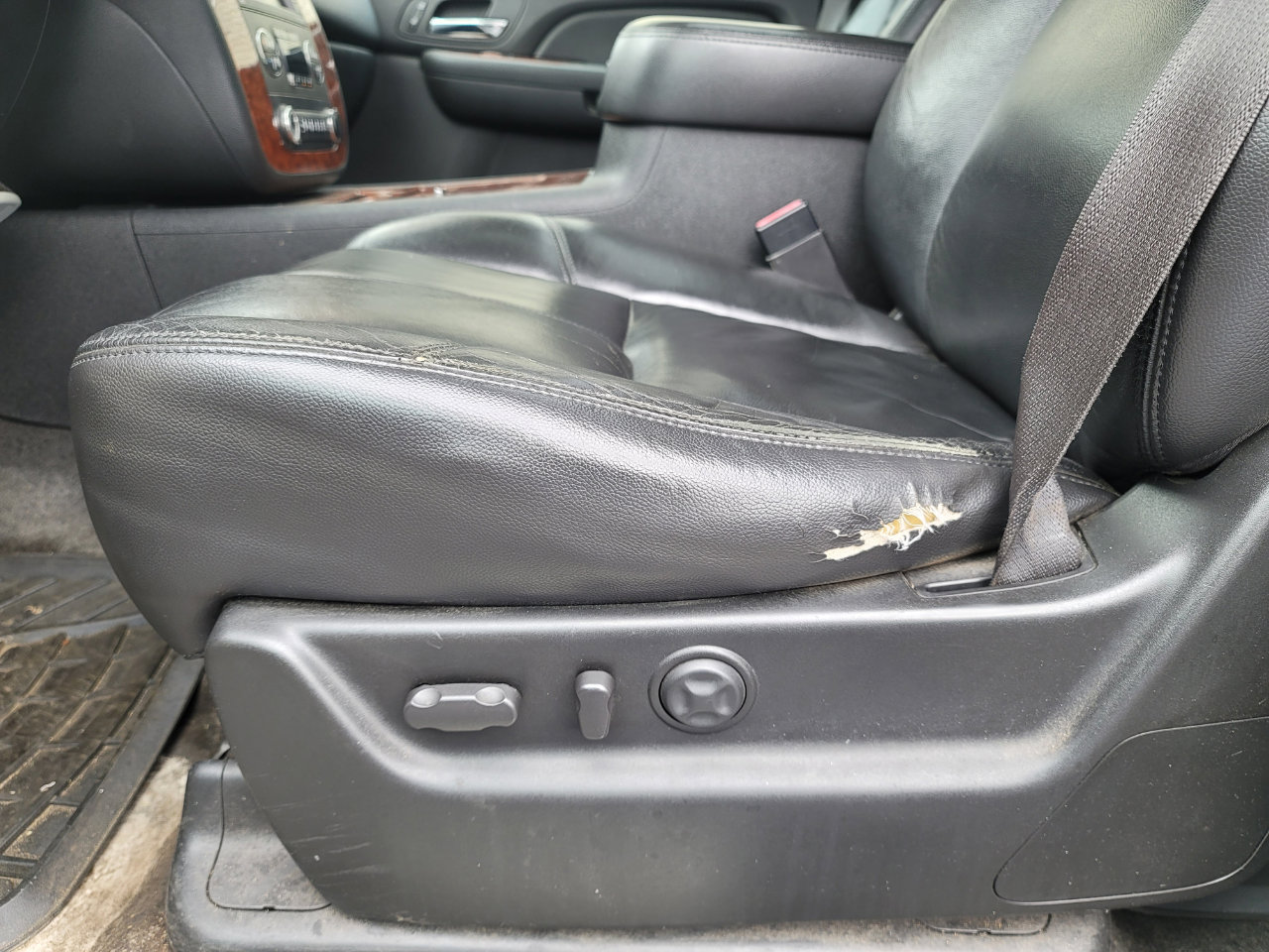 Used 2008 Chevrolet Suburban LTZ w/ LTZ Preferred Equipment Group image 24