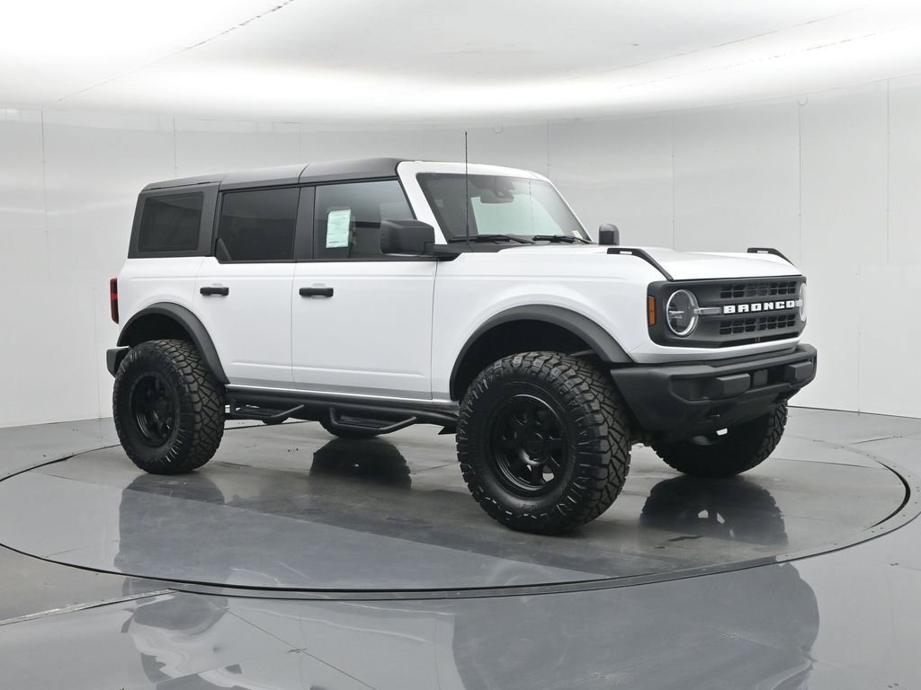 New 2025 Ford Bronco Base image 24