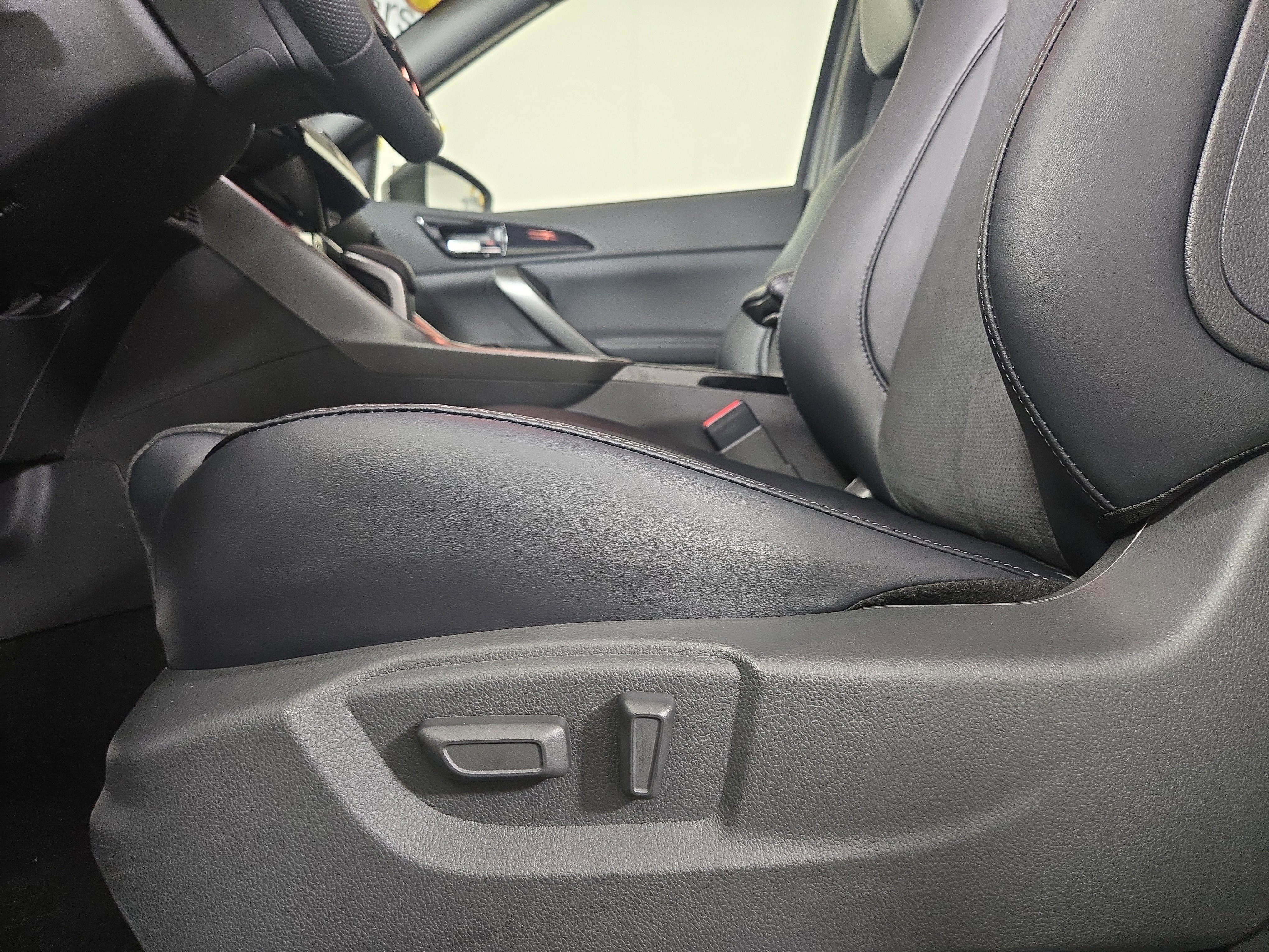 New 2026 Mitsubishi Eclipse Cross Black Edition image 29