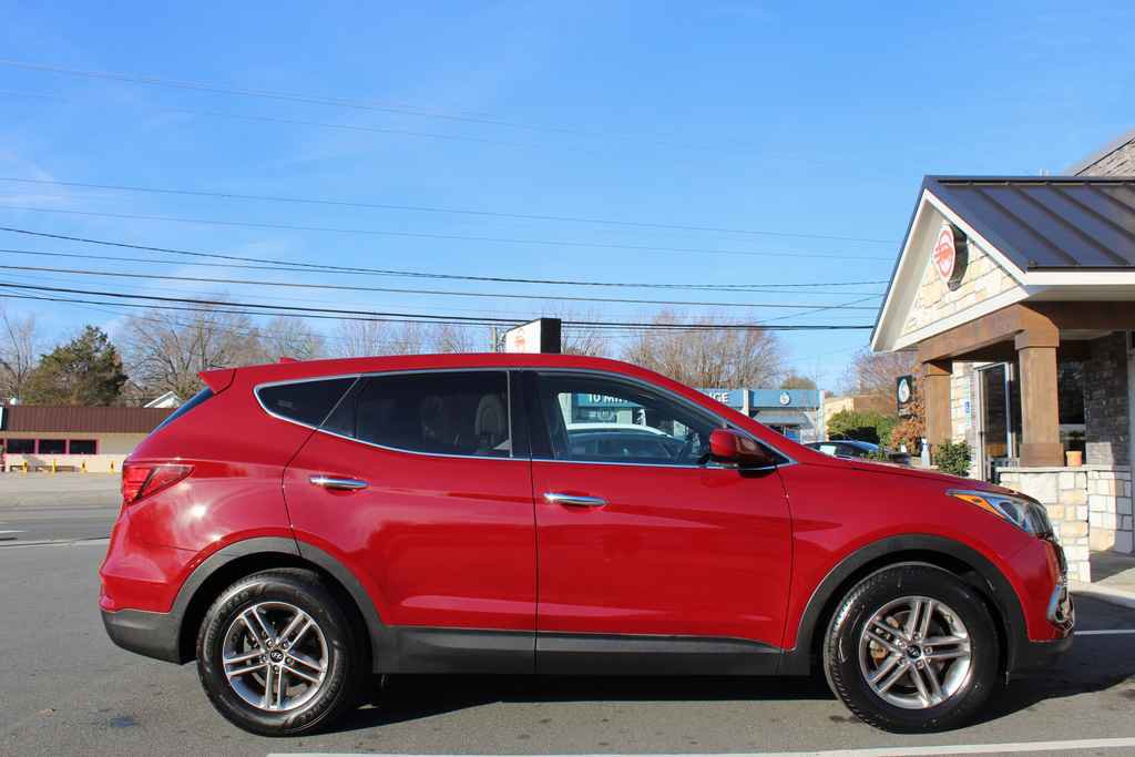 Used 2017 Hyundai Santa Fe Sport FWD image 4