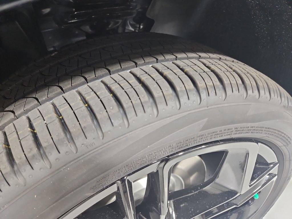 New 2026 Volkswagen Tiguan SE R-Line image 27