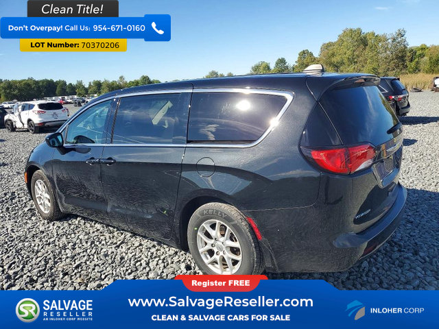 Used 2023 Chrysler Voyager LX FWD image 3
