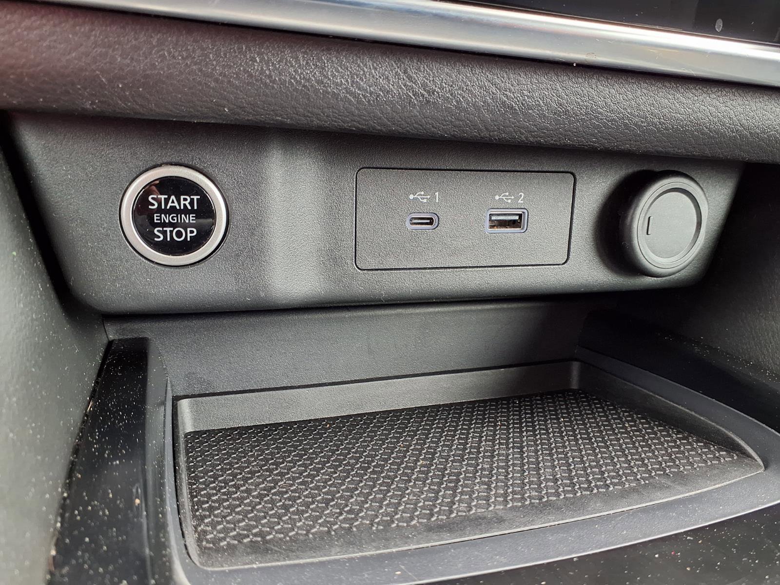 Used 2023 Nissan Rogue S image 8