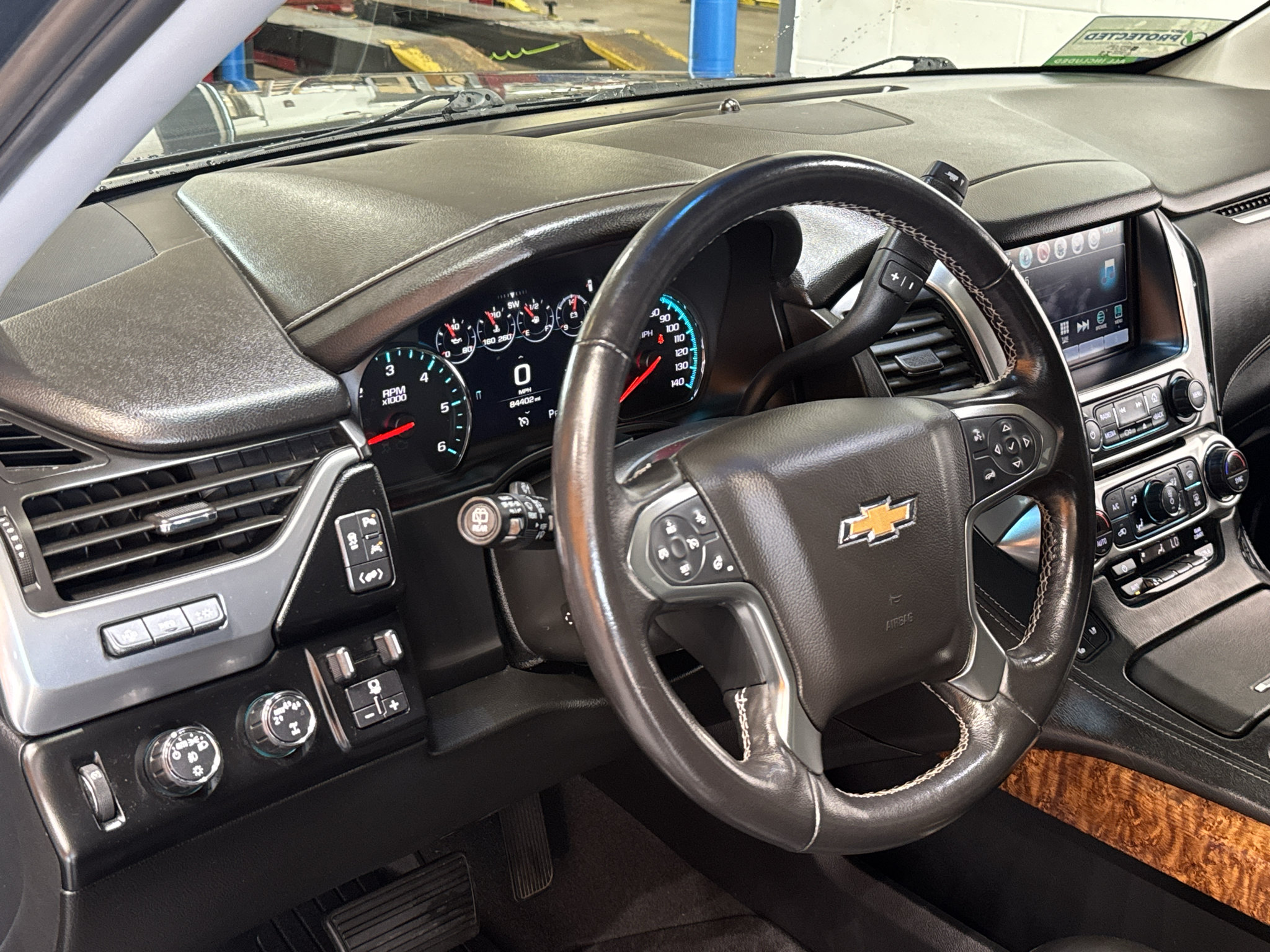 Used 2020 Chevrolet Suburban Premier AWD/4WD image 19