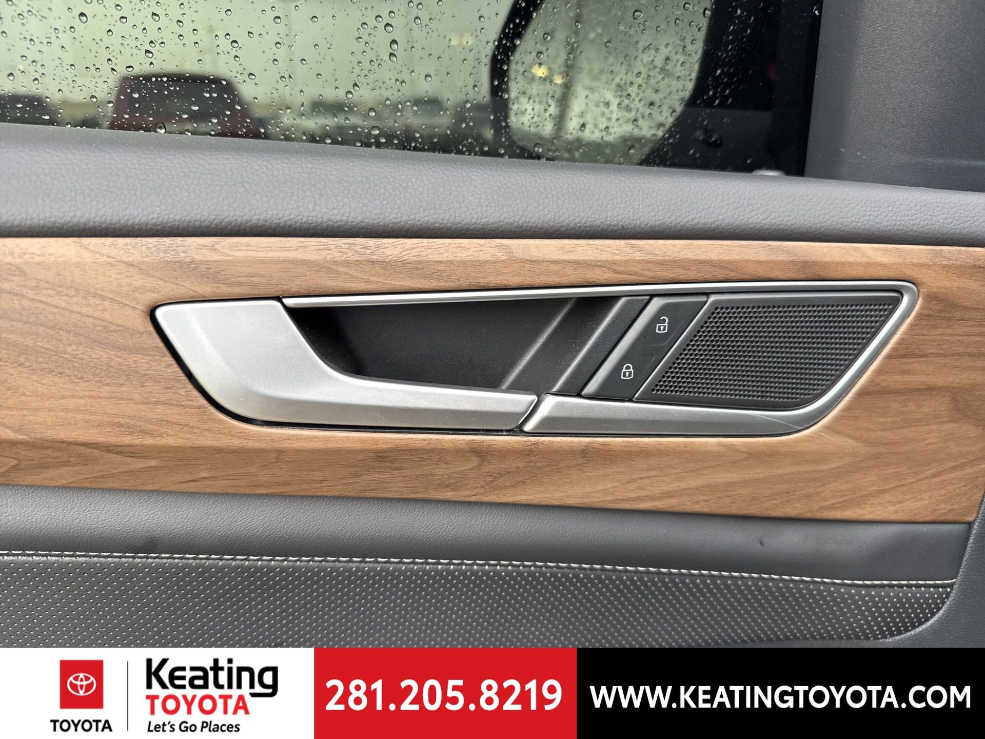 Used 2025 Volkswagen Atlas SE image 10