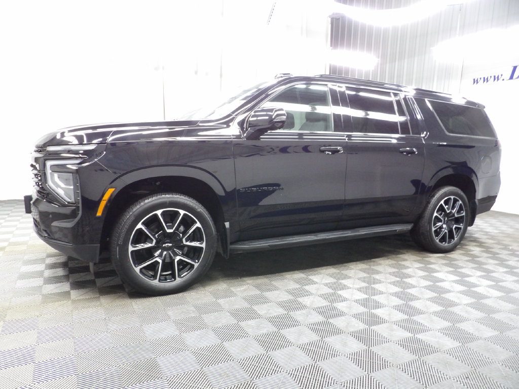 Used 2026 Chevrolet Suburban RST w/ Comfort Package AWD/4WD image 9