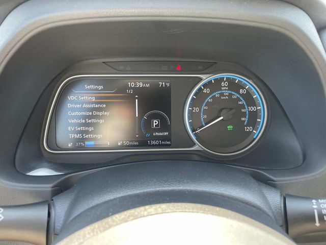 Certified 2023 Nissan Leaf S image 29