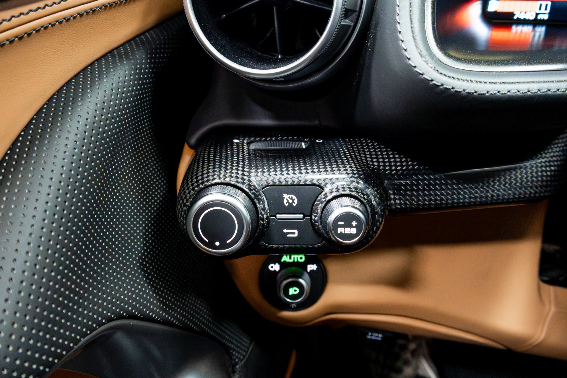 Used 2020 Ferrari 812 Superfast RWD image 59