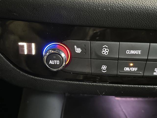 Used 2022 Buick Enclave Essence image 7