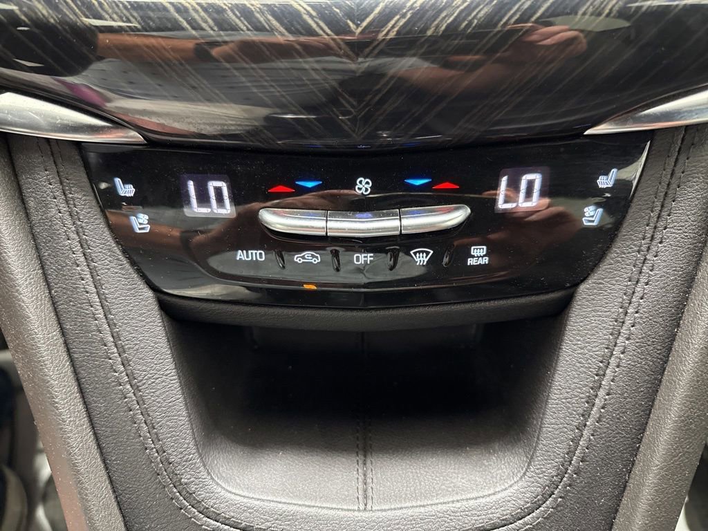 Used 2023 Cadillac XT6 Premium Luxury image 37