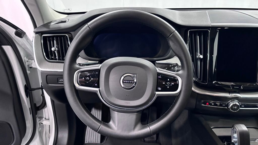 Certified 2025 Volvo XC60 B5 Plus image 13