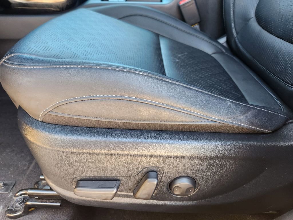 Certified 2022 Kia Seltos SX w/ Sunroof Package AWD/4WD image 9