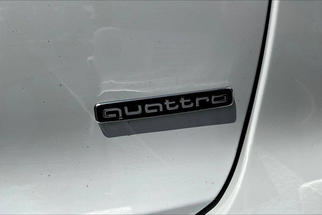Used 2024 Audi Q4 e-tron Premium Plus AWD/4WD image 23