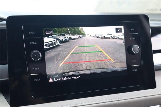 New 2025 Volkswagen Taos SE image 12