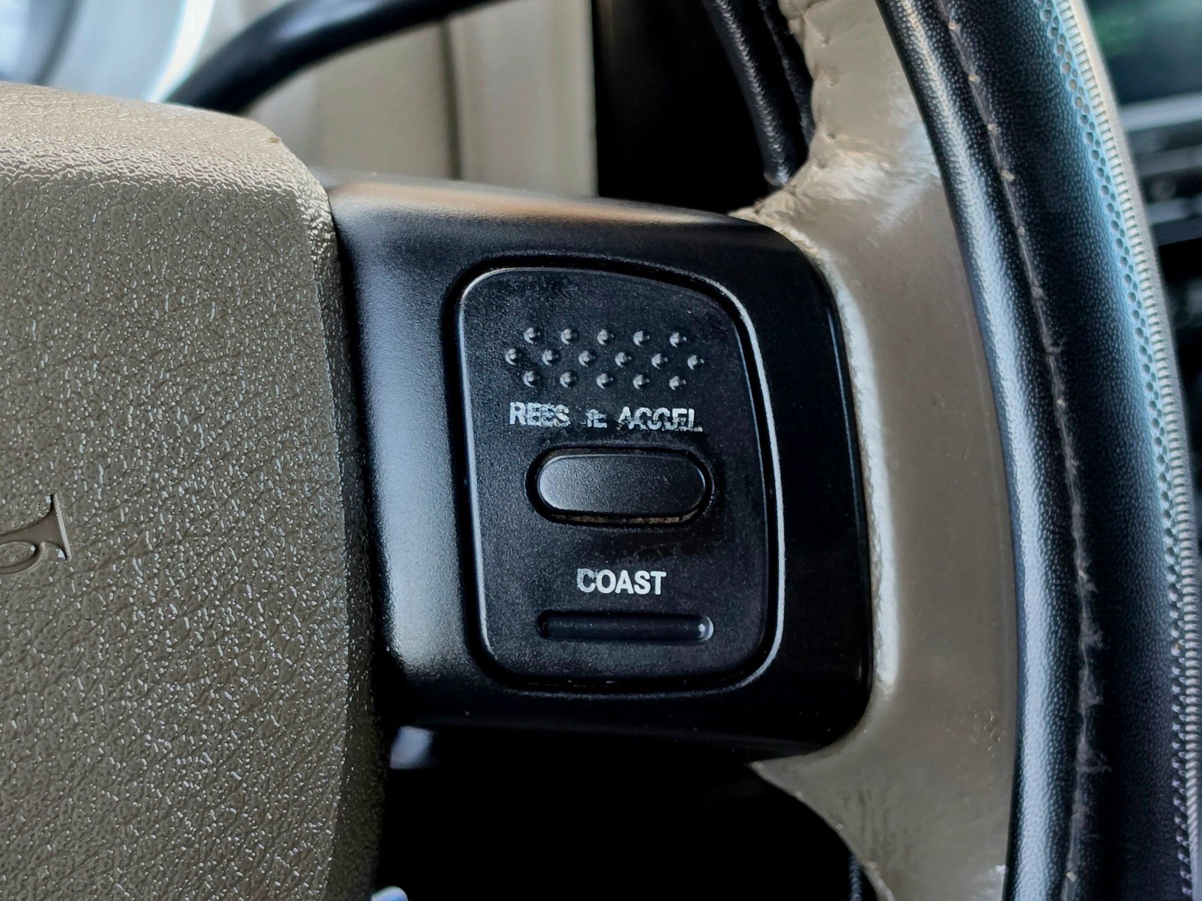 Used 2006 Mitsubishi Raider XLS AWD/4WD image 24